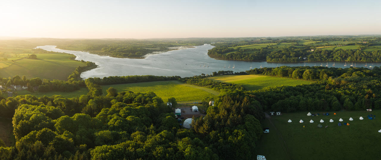 Cocktails and glamping with In the Welsh Wind